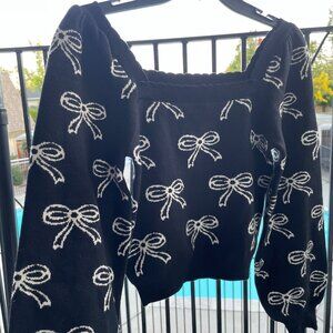 Willow & Wind Black Bow Sweater women’s size S